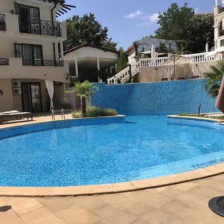 Pearl Beach In The Cliff Apartman Obzor