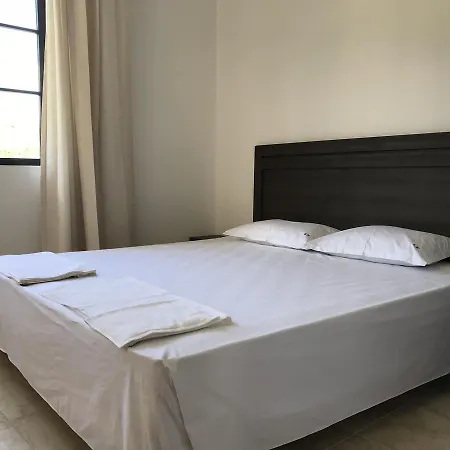 Pearl Beach In The Cliff Apartment Obsor