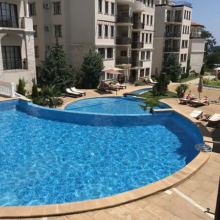 Apartment Pearl Beach In The Cliff