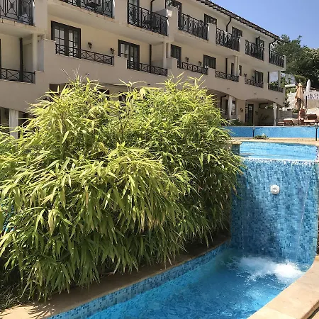 Apartment Pearl Beach In The Cliff